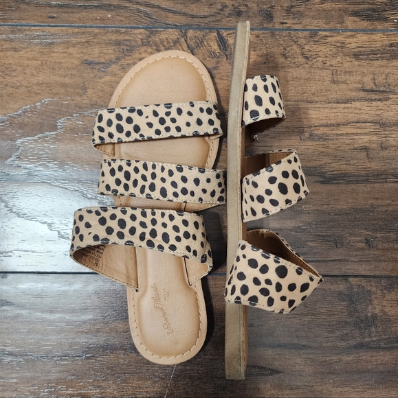 Universal Thread Leopard Print Sandals - Picture 2 of 4
